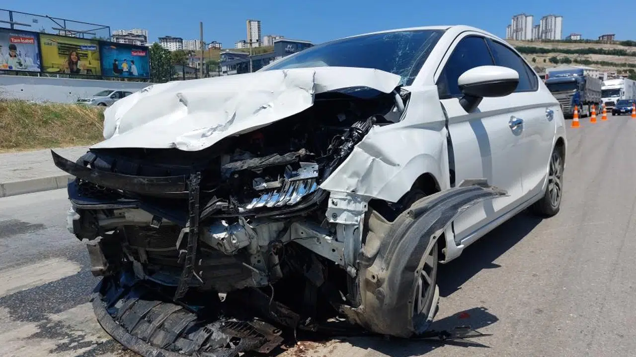Samsun'da polis aracı ile üsteğmen çarpıştı: 2 polis ve 1 üsteğmen yaralandı