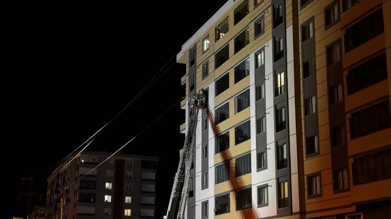 Erzurum'da apartman yangını korkuttu!