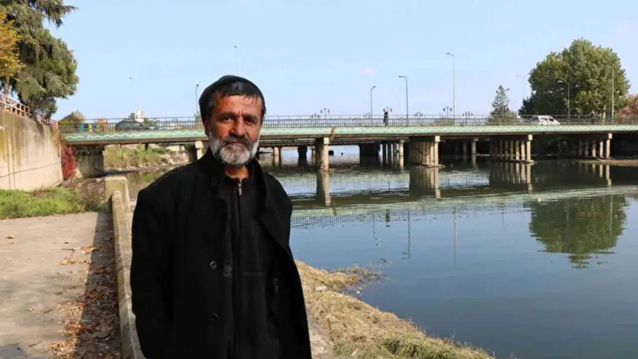 Samsun'da farelerle dost olan adam, otobüs durağında ölü bulundu