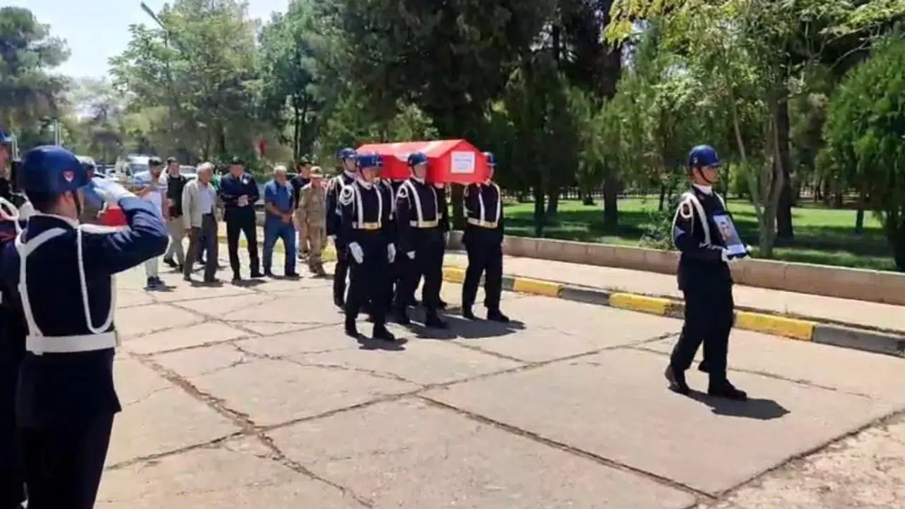Mardin'de şehit düşen askerin naaşı, 67 yıl sonra memleketine uğurlandı