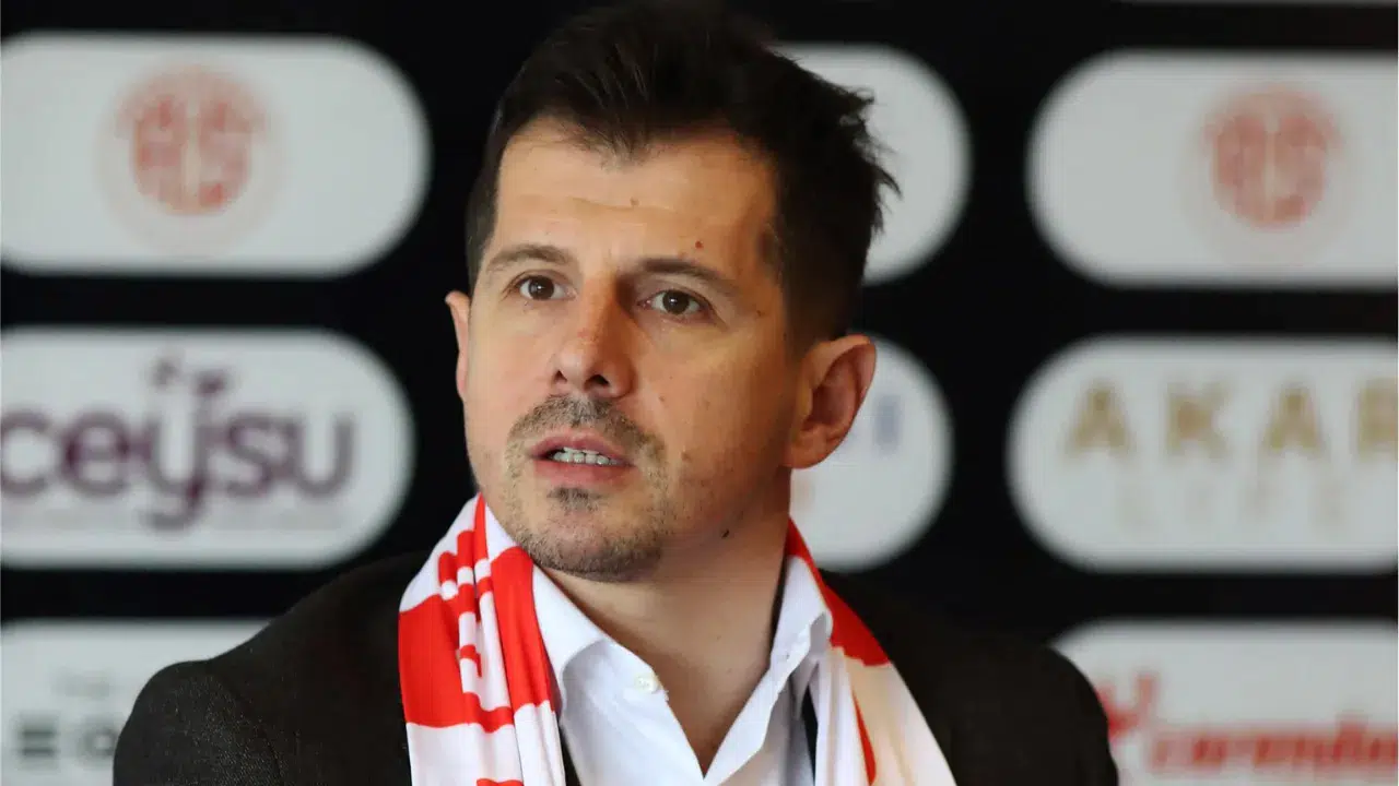 Emre Belözoğlu dünyaca ünlü golcüyle görüştü: Transfer bombasını Antalyaspor patlatacak