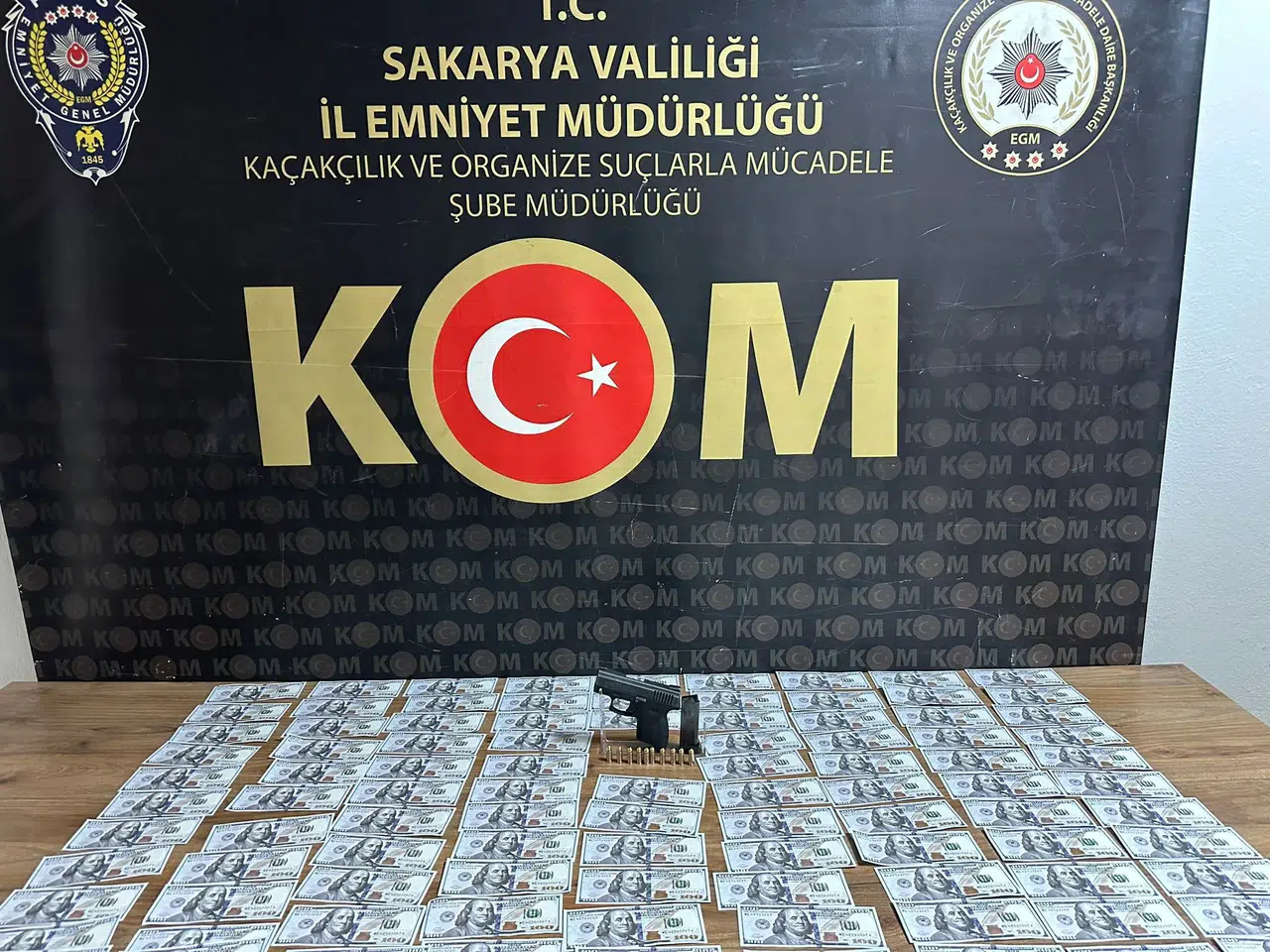 Sakarya'da dev operasyon: 14 bin 100 sahte dolar ele geçirildi!