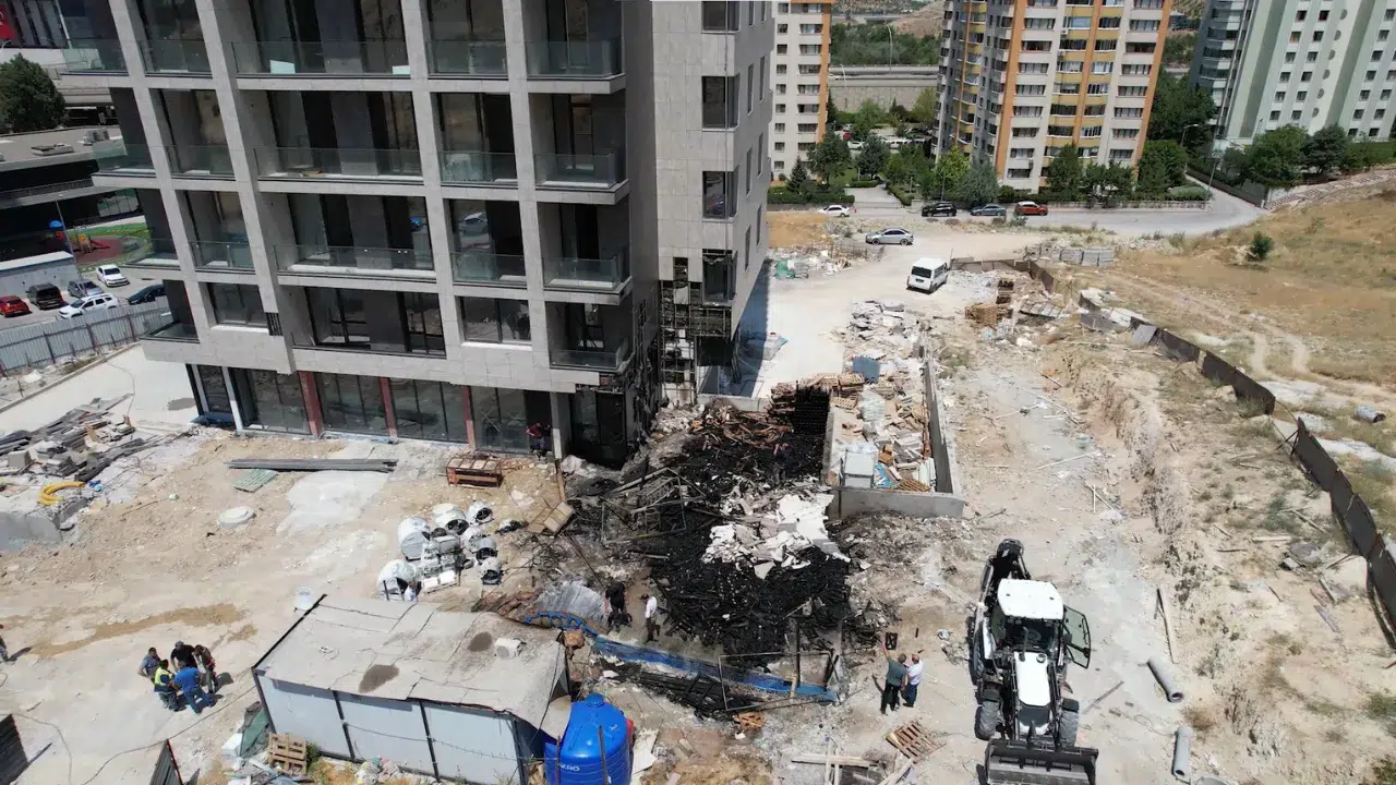 Ankara'da inşaat yangını!