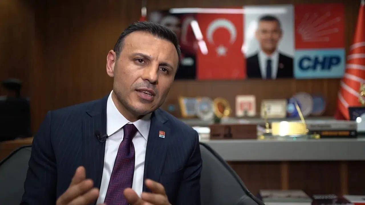 Özgür Çelik kimdir? CHP İstanbul İl Başkanı Özgür Çelik kaç yaşında, evli mi?