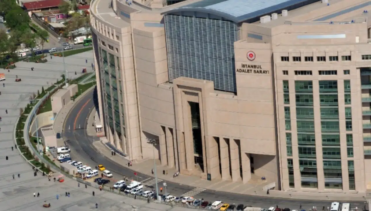 İBB soruşturmasında 8 kişi tutuklama talebiyle adliyeye sevk edildi