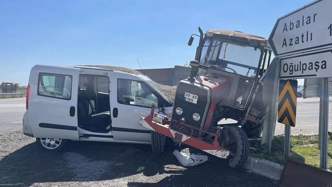 Edirne'de otomobil ile traktör çarpıştı: 3 ölü