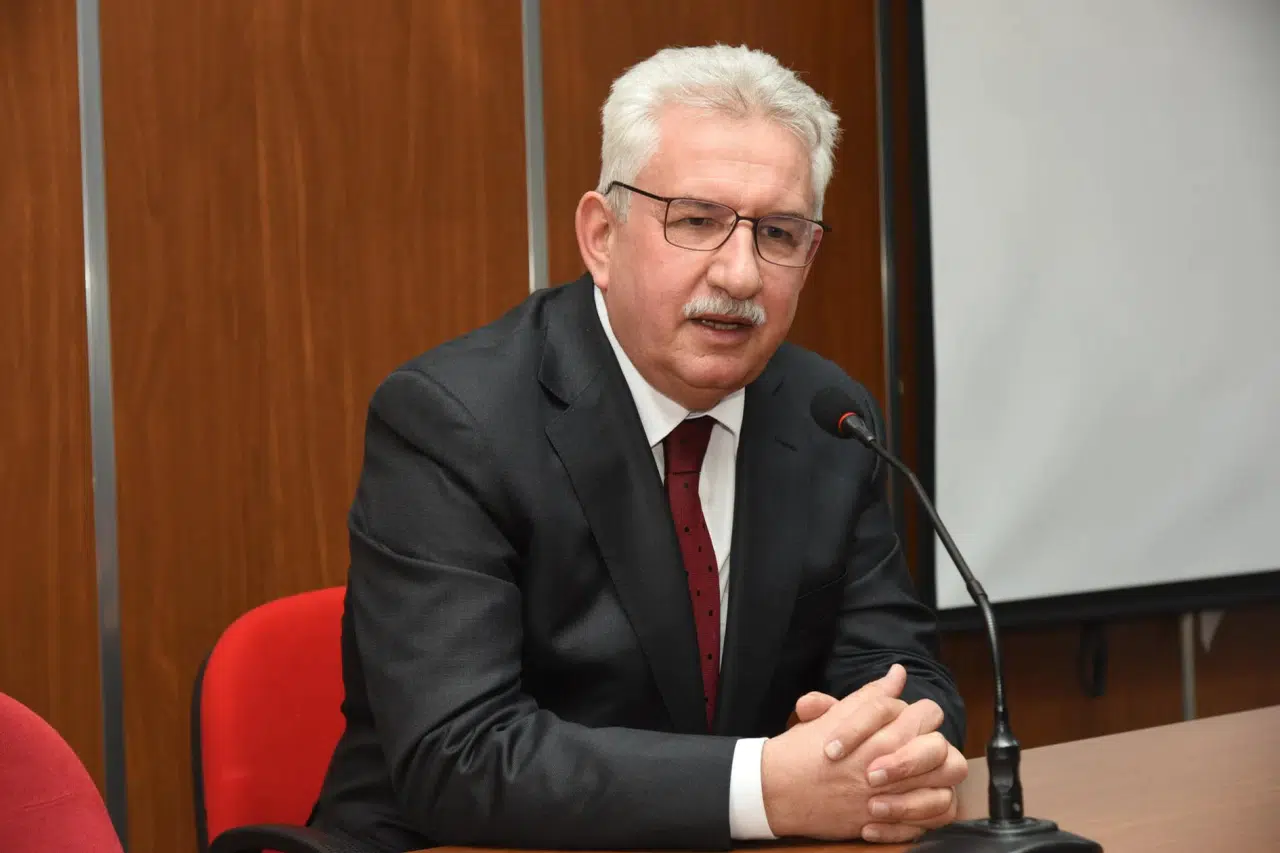 Celal Mümtaz Akıncı kimdir? İşte Yeni Yol Partisi lideri hakkında merak edilenler