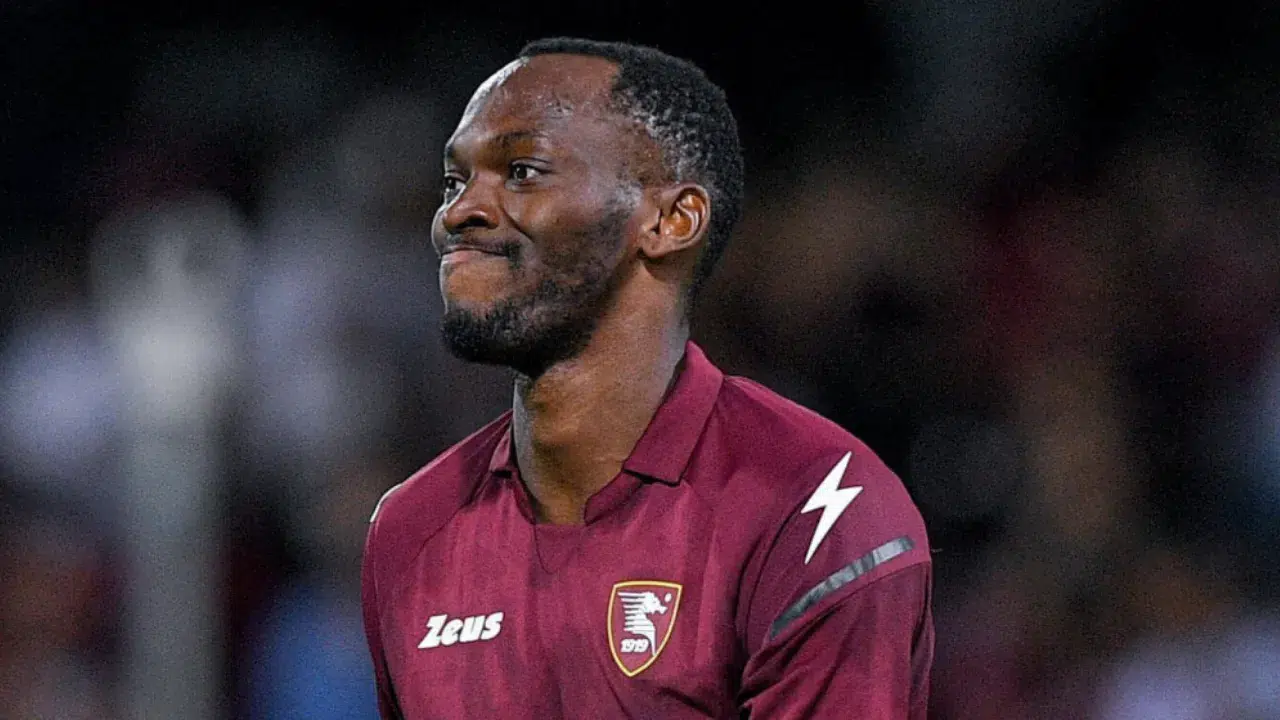 Sakaryaspor dev forvet Simy'e kancayı taktı!