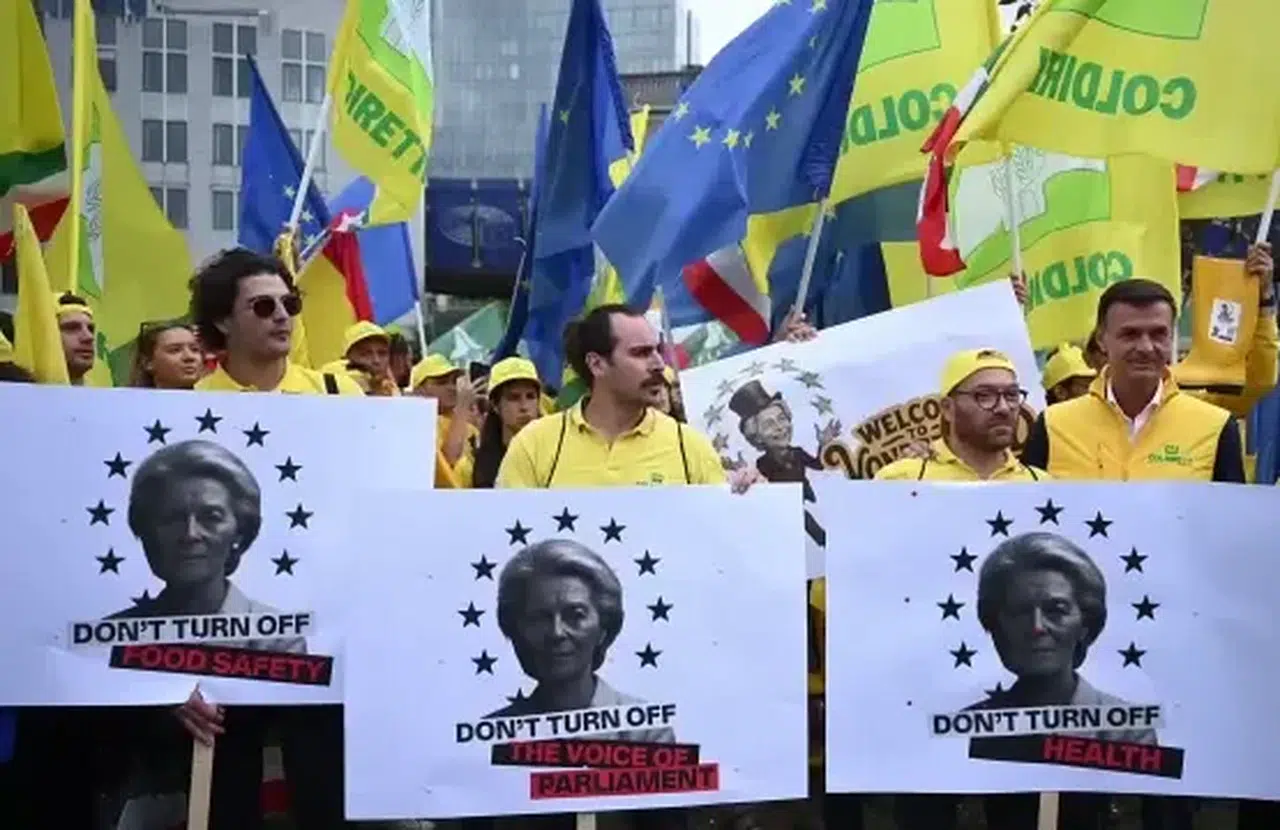 AB bütçesi kriz yarattı: Çiftçiler Brüksel’de ayakta!