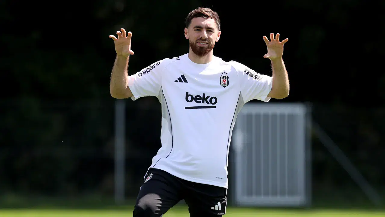 Orkun Kökçü, Beşiktaş formasıyla ilk antrenmanına çıktı