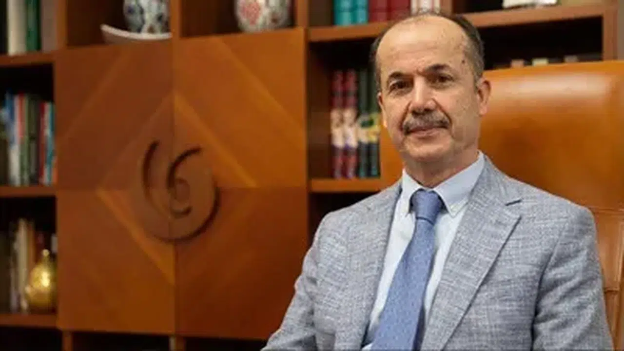 Eski Yunus Emre Enstitüsü Başkanı Şeref Ateş havalimanında gözaltına alındı!