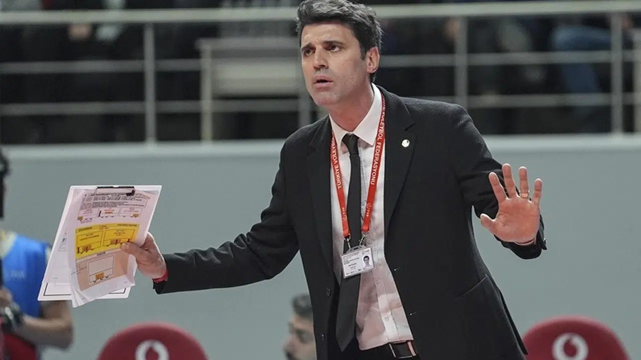 A Milli Erkek Voleybol Takımı'nda başantrenör Umut Çakır ile yollar ayrıldı