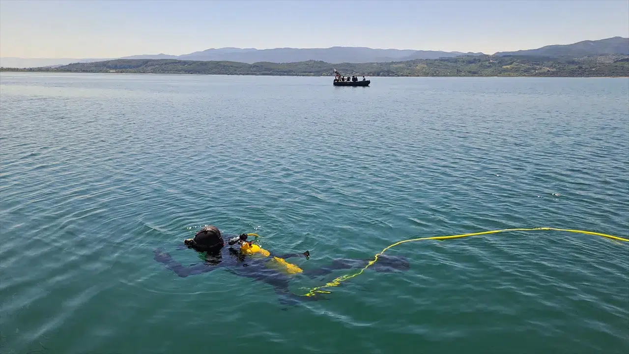 Sapanca Gölü’nde 25 metre derinlikte temizlik operasyonu: 3 ay sürecek çalışmalar başladı!