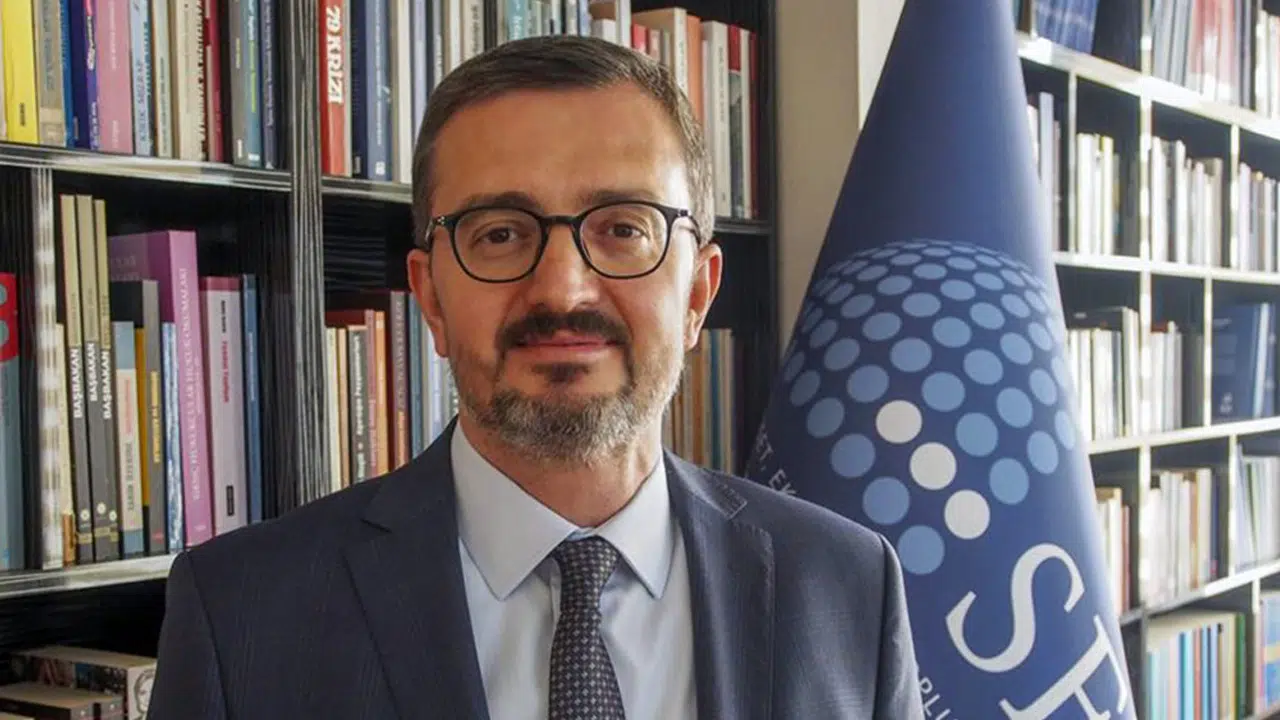 Burhanettin Duran kimdir, kaç yaşında ve nereli? İşte hayatı ve siyasi kariyeri...