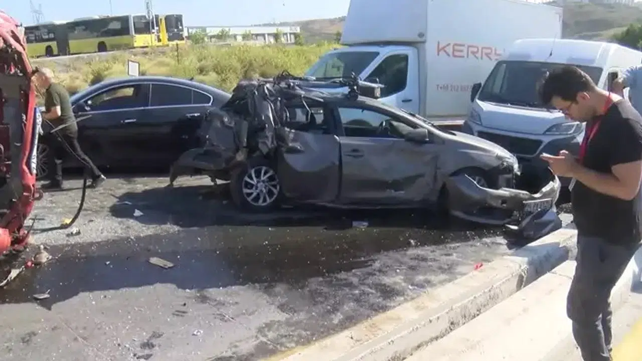 Başakşehir'de korkunç kaza: 10 araç çarpıştı! Çok sayıda yaralı var