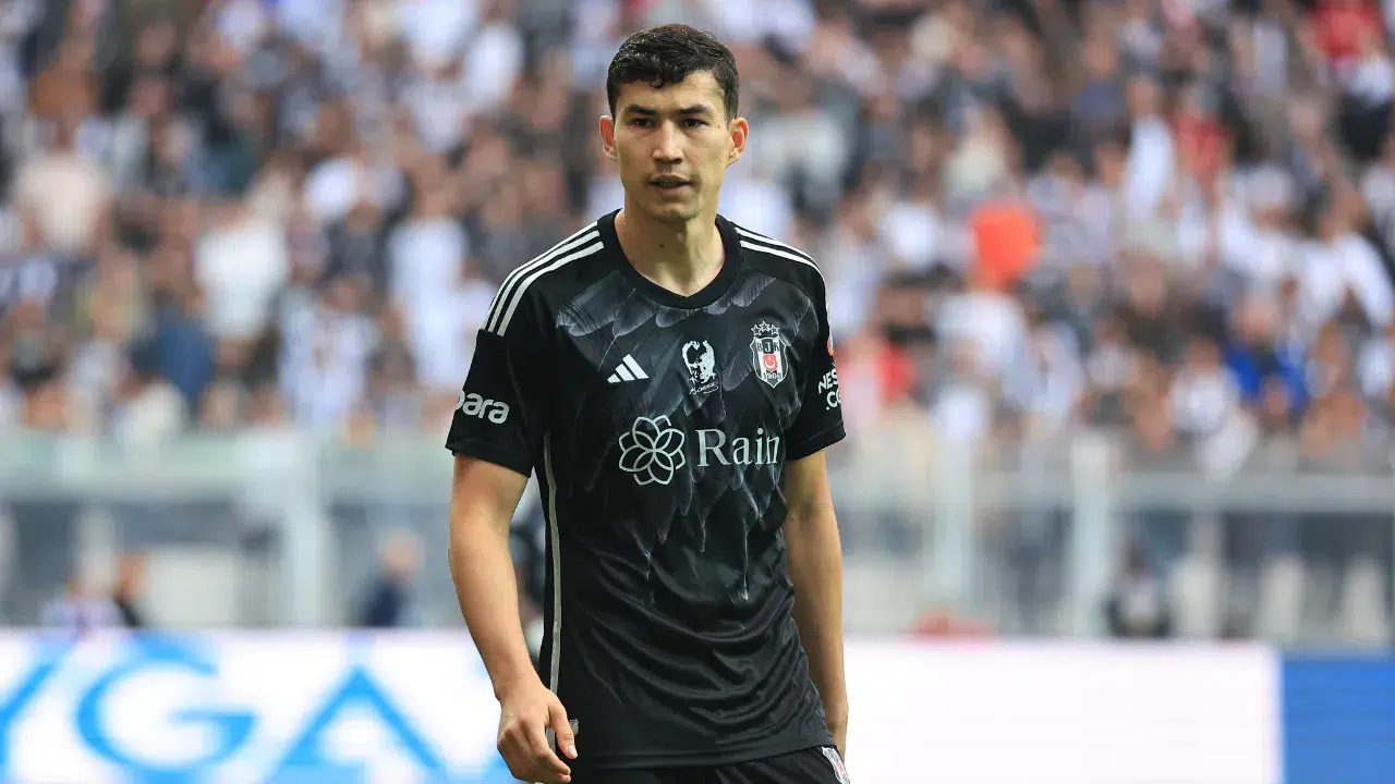 Beşiktaş, Bakhtiyor Zainutdinov’un Dinamo Moskova’ya transfer olduğunu açıkladı