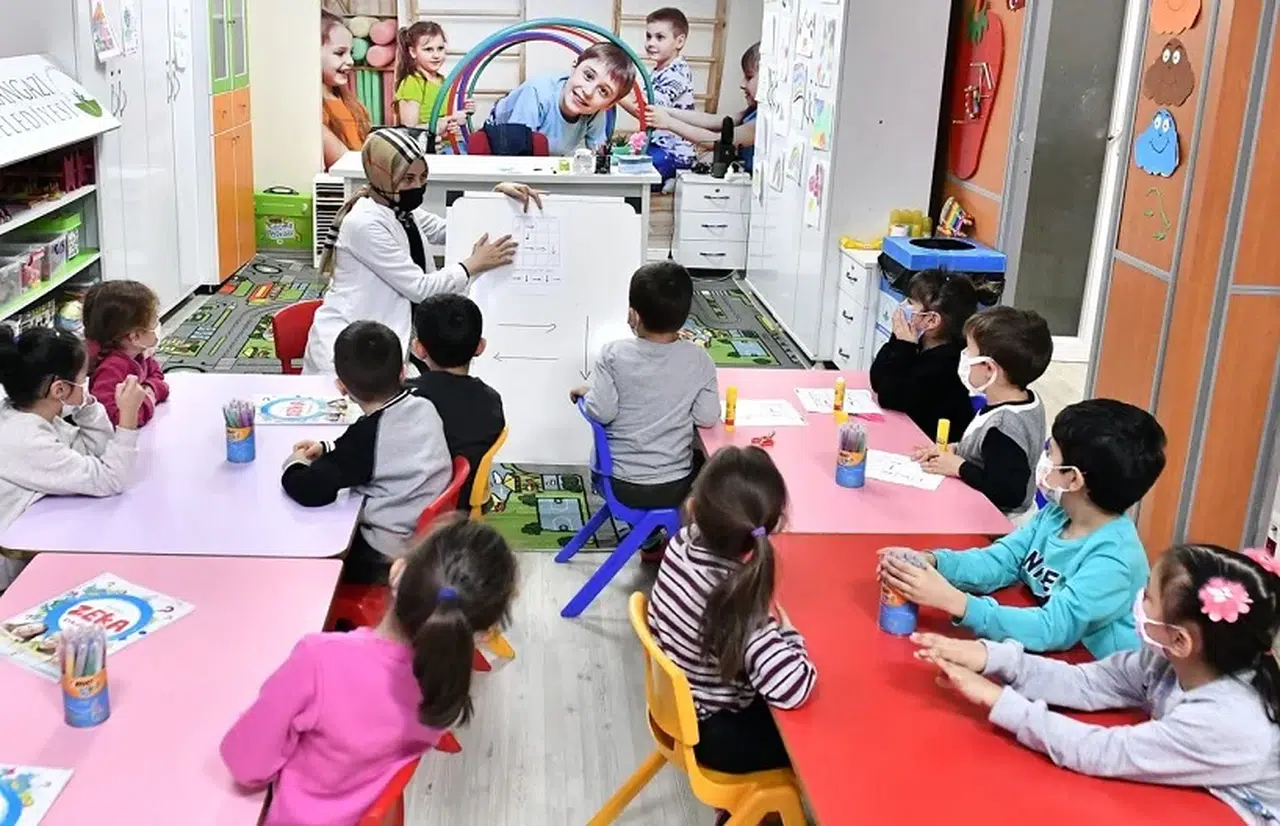 MEB'den eğitimde yeni düzenleme: Ortaokullar bünyesinde ana sınıfı açılabilecek!