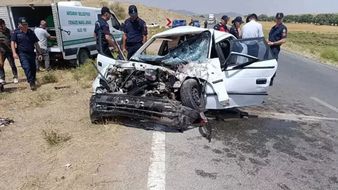 Aksaray'da feci kaza: Otomobille kamyonet çarpıştı! 1 ölü, 3 yaralı