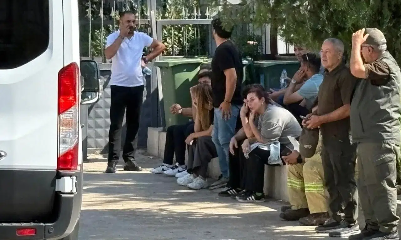 Eskişehir'de hayatını kaybedenlerin aileleri, Adli Tıp önünde bekleyişte!