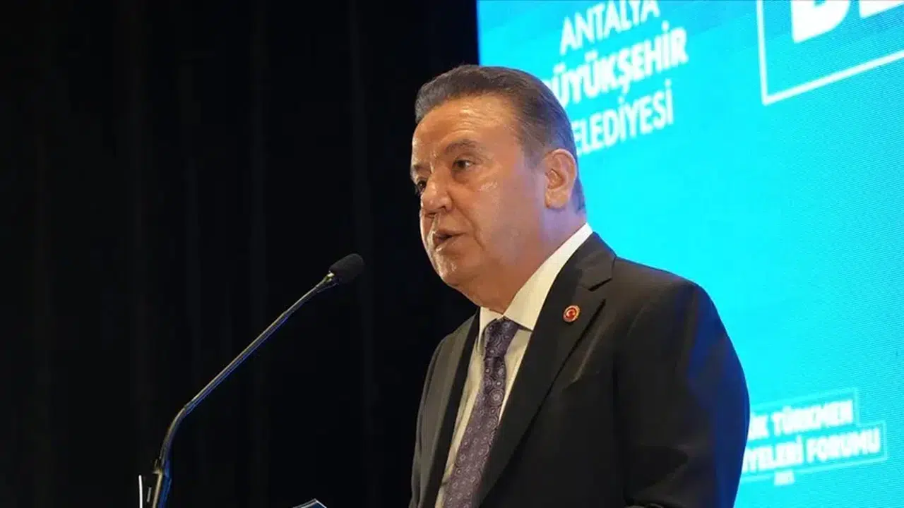 Antalya Büyükşehir Belediye Başkanı Muhittin Böcek hastaneye kaldırıldı