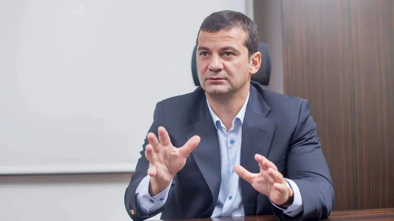 Bartu Soral kimdir? Zafer Partisi Genel Başkan Yardımcısı Bartu Soral neden istifa etti?