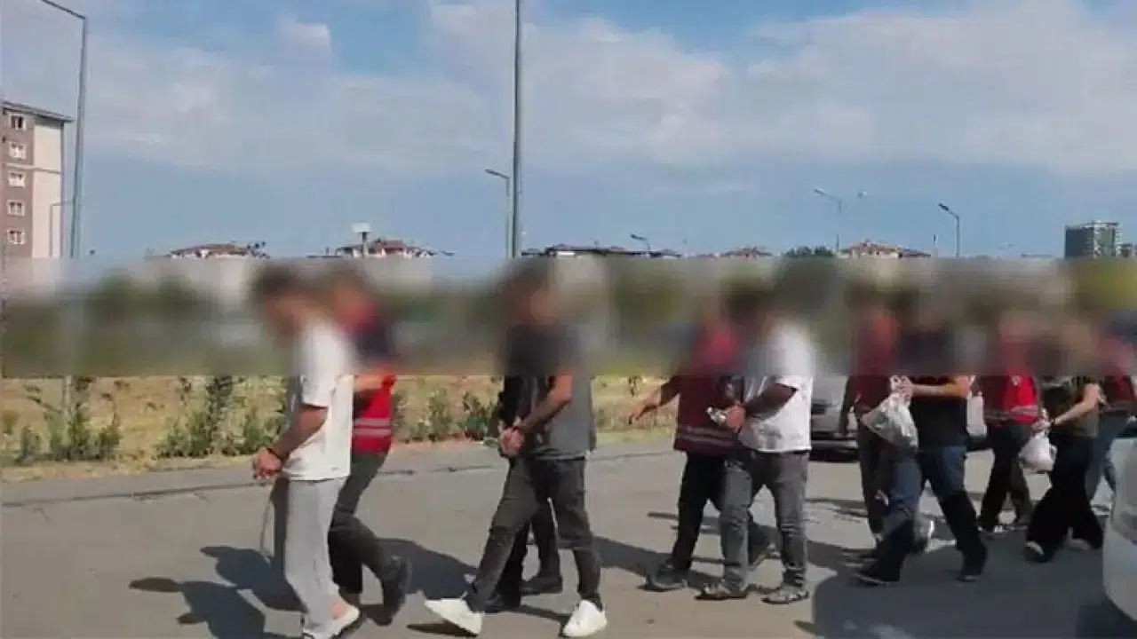 Evde sabun paketleme vaadiyle büyük vurgun! 16 şüpheli tutuklandı
