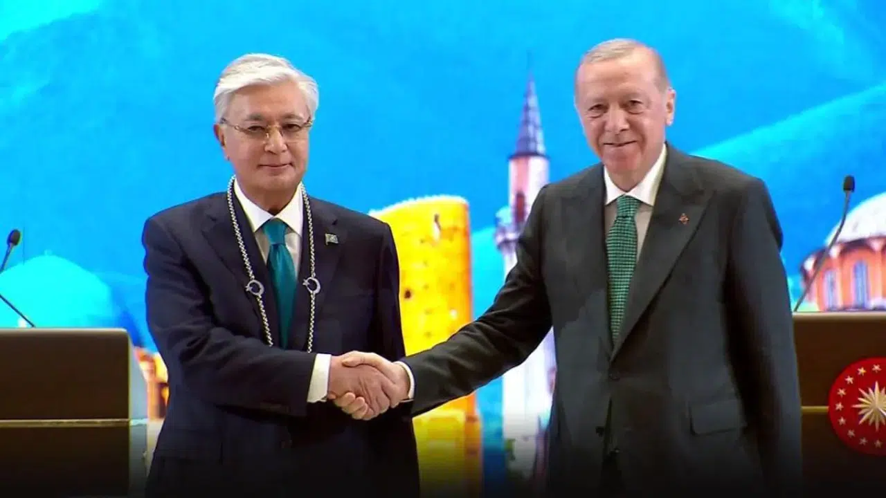 Cumhurbaşkanı Erdoğan'dan, Kazakistan Cumhurbaşkanı Tokayev'e devlet nişanı