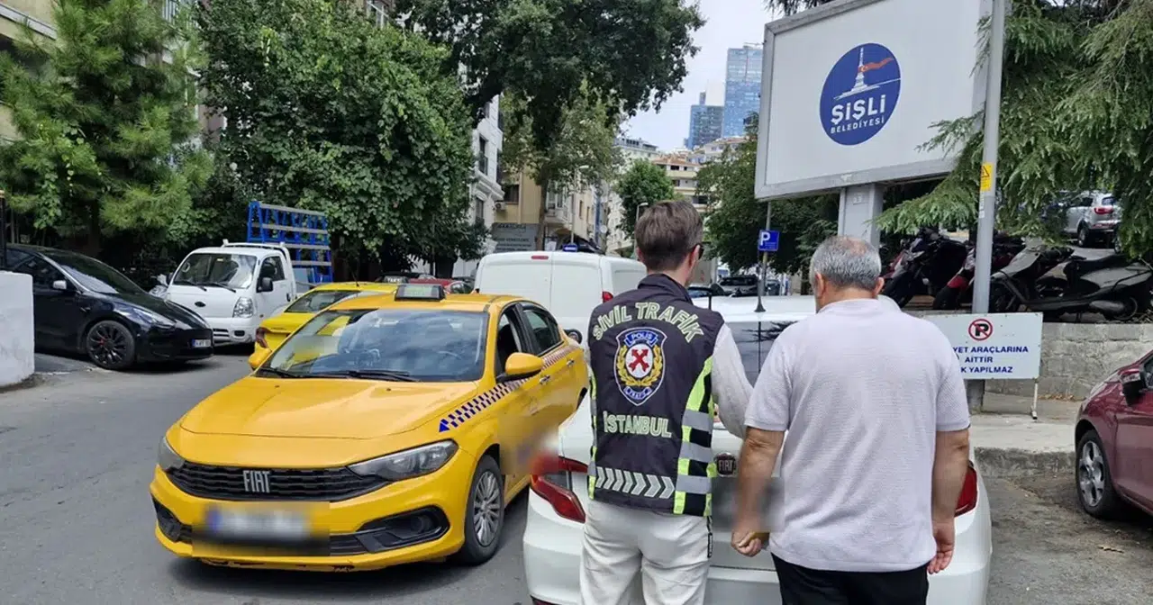 Yolcu seçen taksi sürücüsüne ağır ceza: Aracı trafikten men edildi!