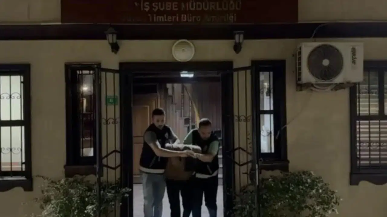 41 yıl hapis cezasıyla aranıyordu: Konteynerde saklanırken yakalandı