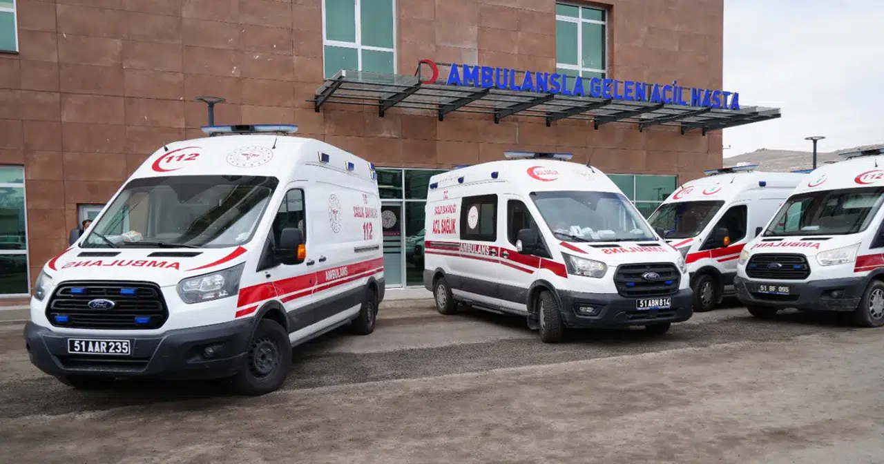 Niğde'de kahreden ölüm: Devrilen dolabın altında kalan küçük kız can verdi