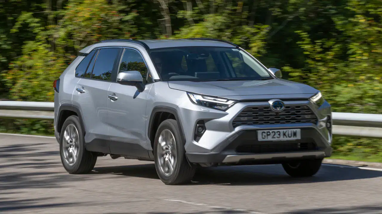 Toyota Ağustos 2025 güncel fiyat listesi yayınlandı! Toyota Corolla, Yaris Cross, Camry, CH-R, RAV4 ve Hilux güncel fiyatları...