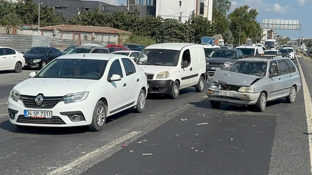 Silivri’de zincirleme trafik kazası: 3 kişi yaralandı