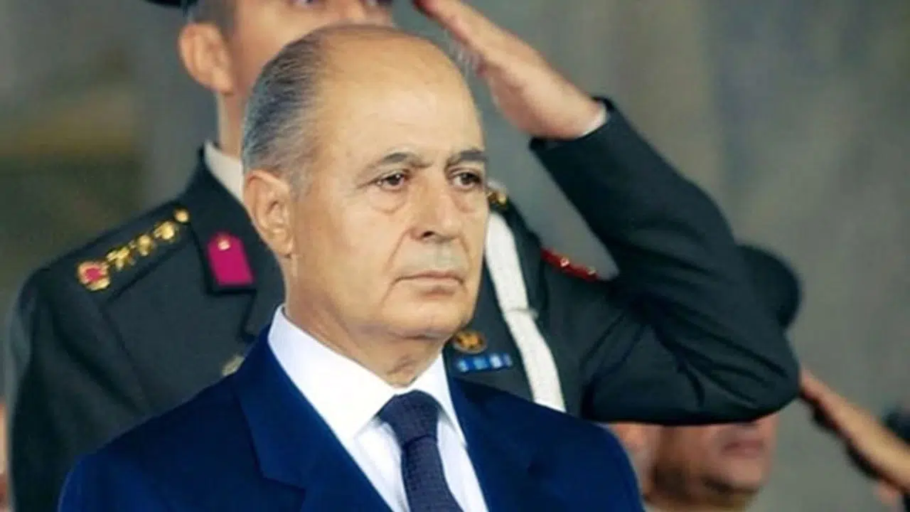 Ahmet Necdet Sezer kimdir? 10. Cumhurbaşkanı hangi partiden?