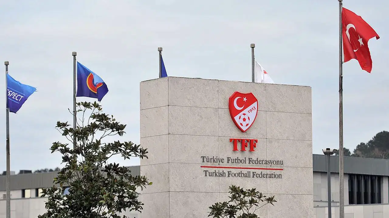 MHK’dan kalecilere yeni kural: Topu en fazla 8 saniye tutabilecekler
