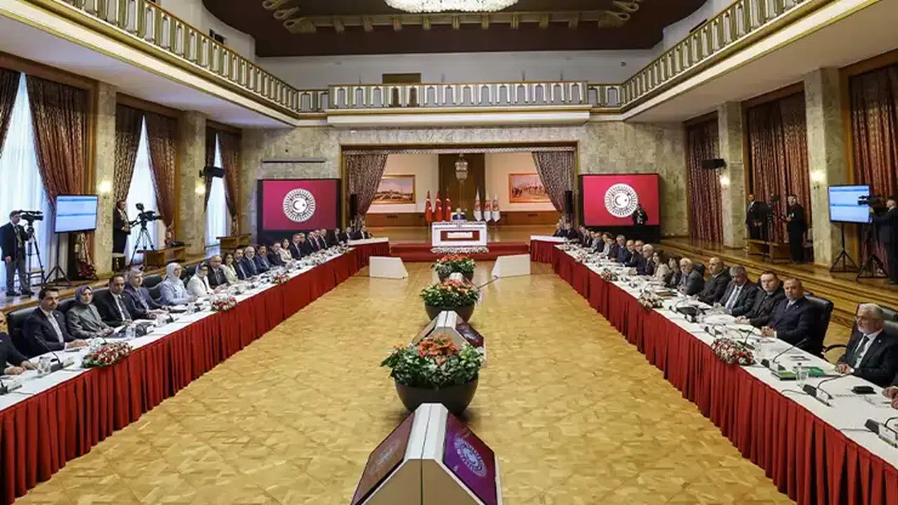 Terörsüz Türkiye sürecinde tarihi adım: Komisyonun adı belli oldu!