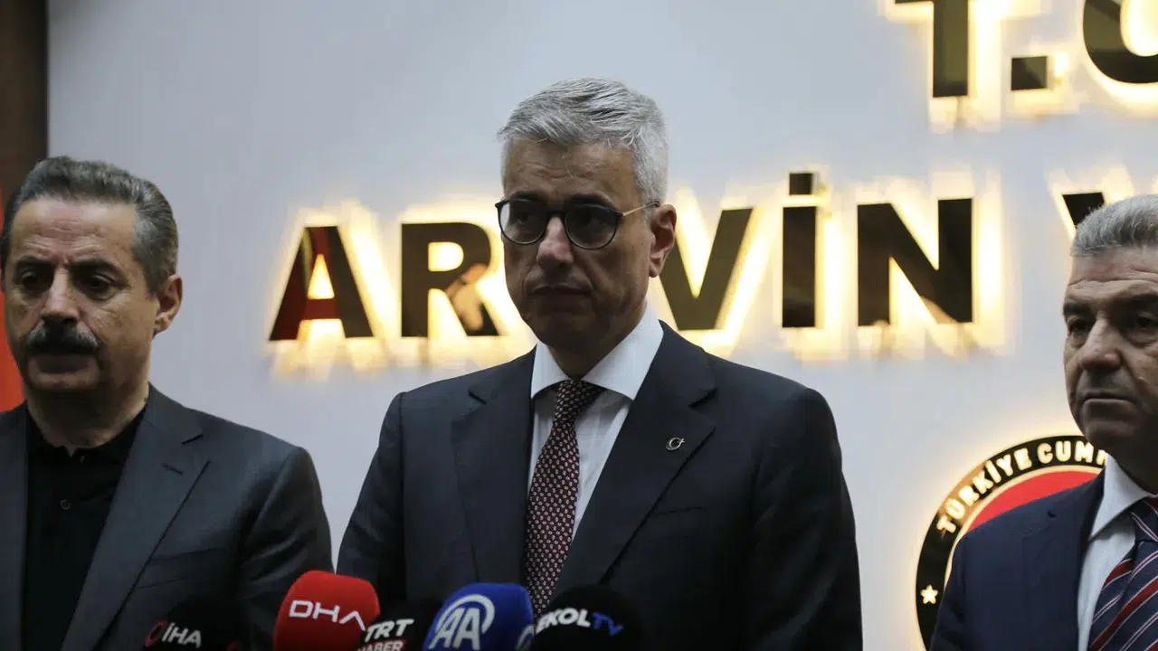 Bakan Memişoğlu duyurdu: Artvin’e 400 yataklı hastane geliyor