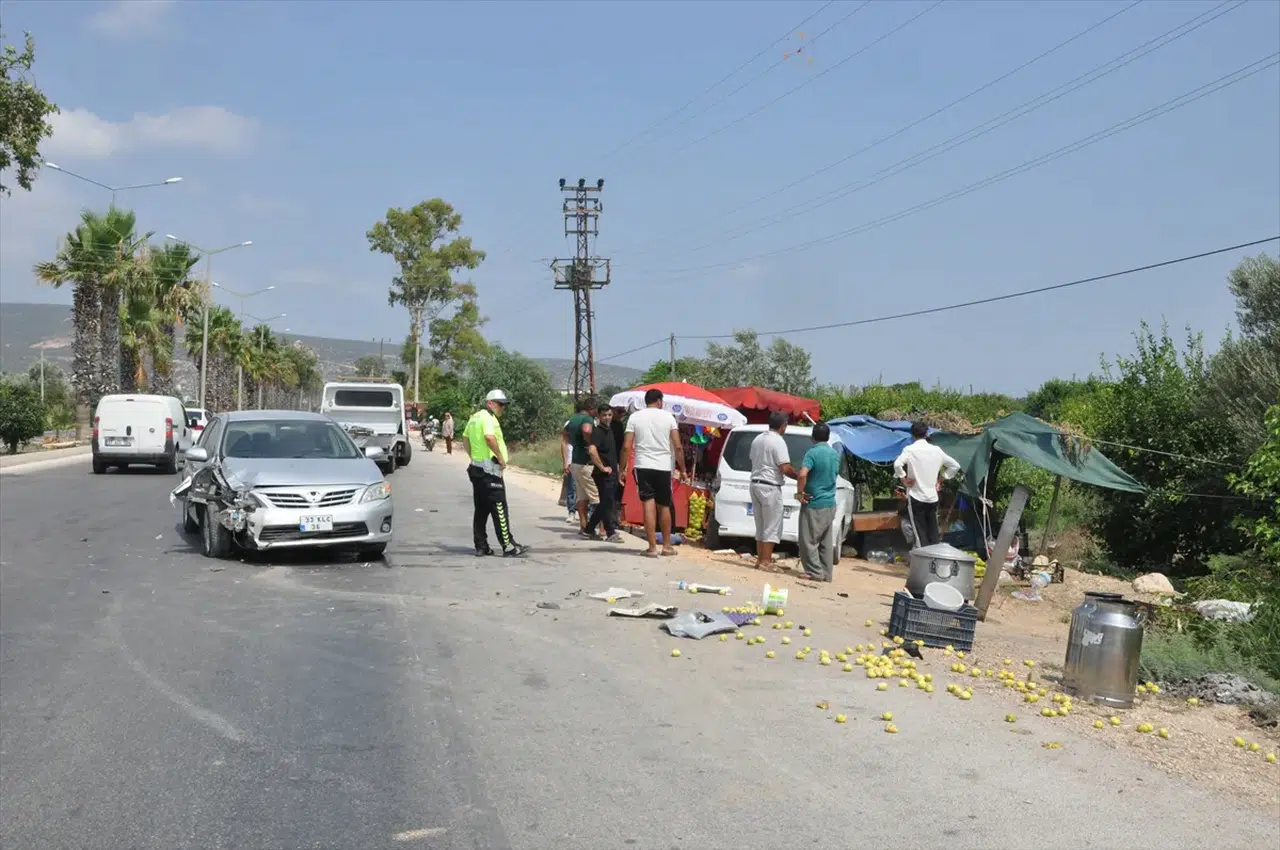 Mersin Silifke'de park halindeki araca çarpan sürücü olay yerinden kaçtı