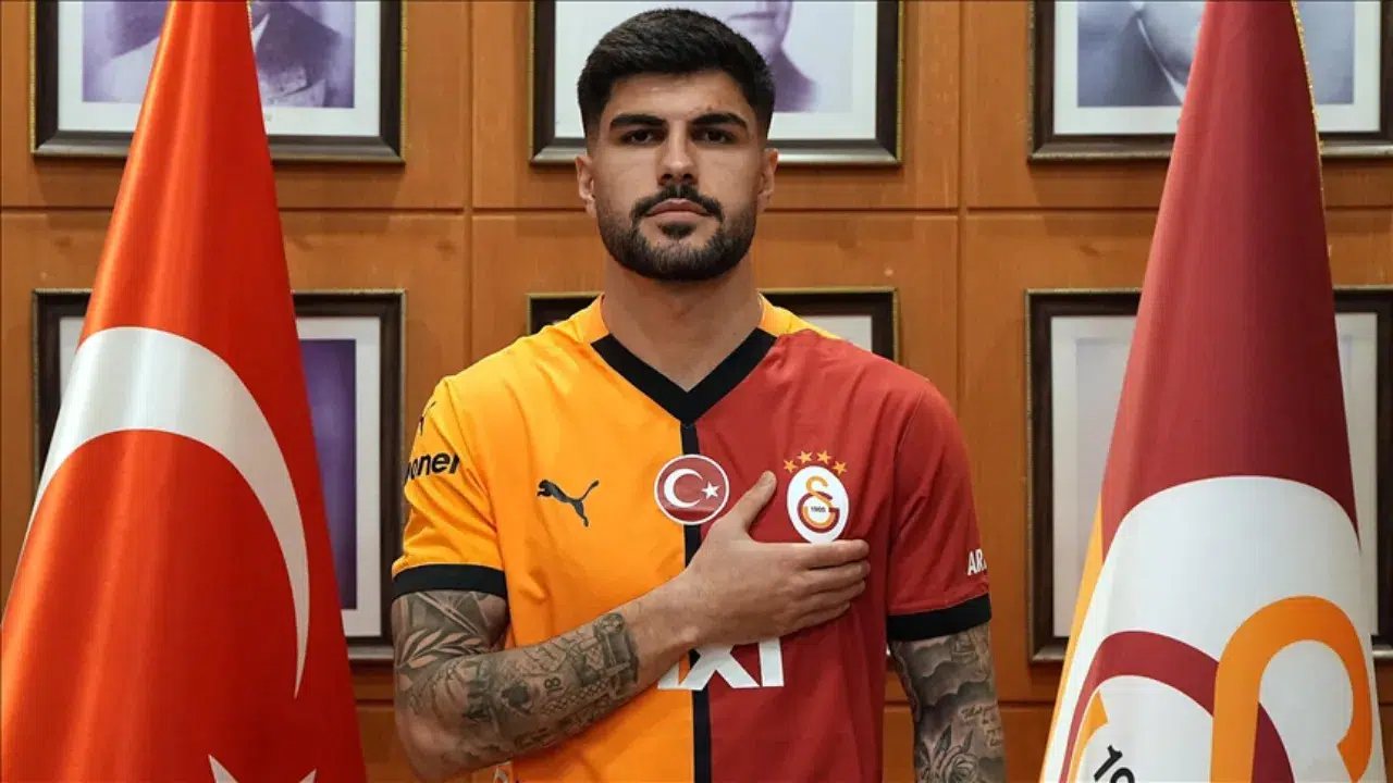 Eren Elmalı kimdir, kaç yaşında? Galatasaray'ın yıldız sol beki hakkında merak edilenler