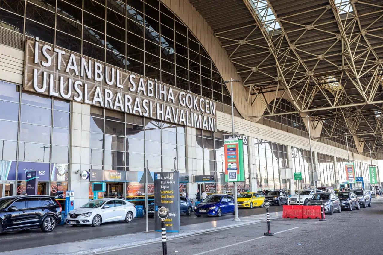 Sabiha Gökçen’den bir günde 8 rekor! Uçuşta ve yolcuda tarihi zirve!