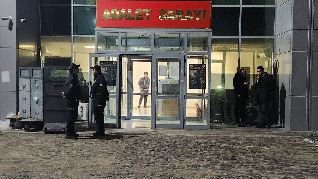 Gülistan Doku davasında tutuklanan koruma polisinin ifadesi ortaya çıktı : SIM kartı Valinin talimatıyla gönderdim