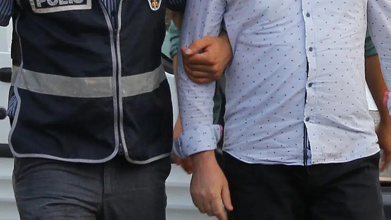 Bitlis'te yasa dışı bahis ve dolandırıcılık operasyonu : 15 tutuklu