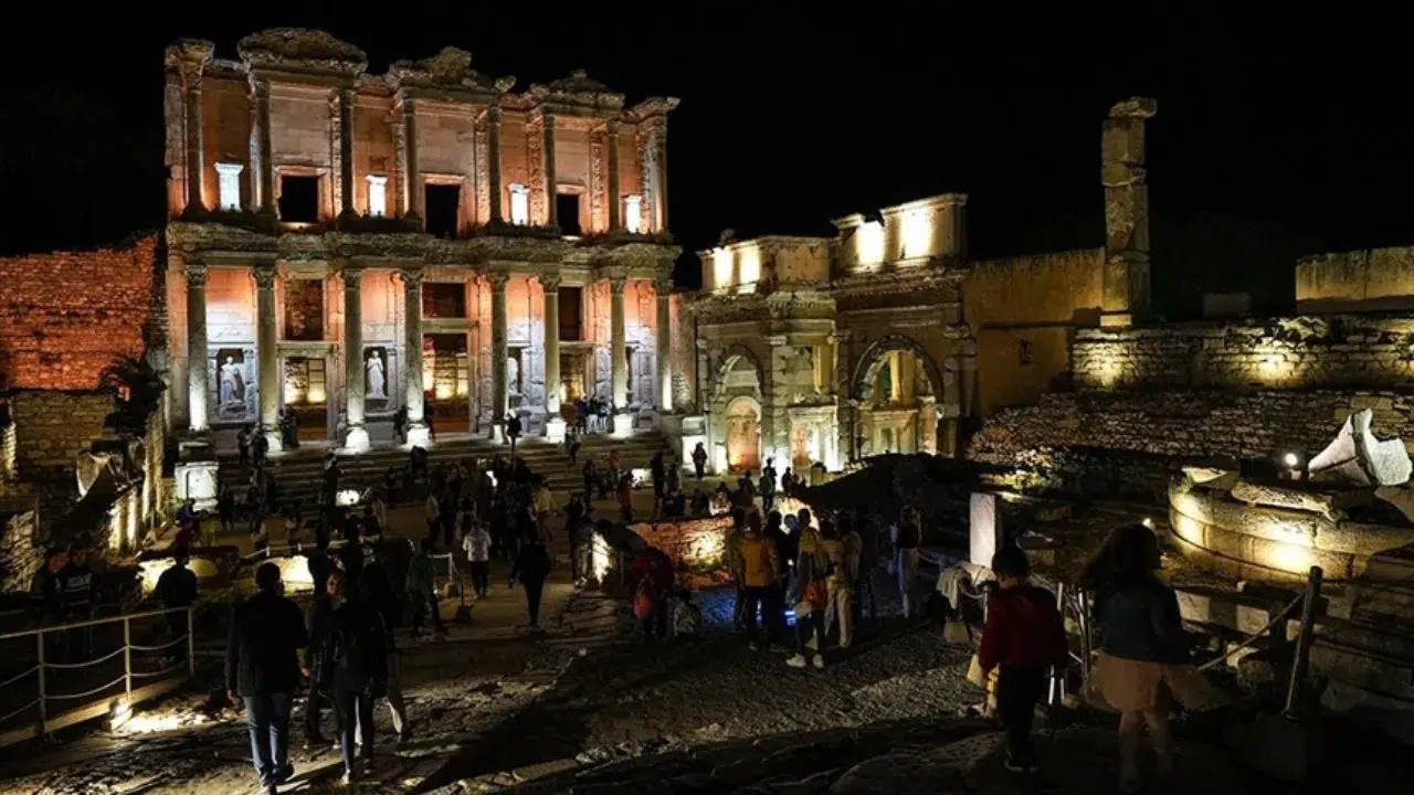 Türkiye’de 20 müze ve ören yeri gece ziyaretine açıldı ! İşte liste