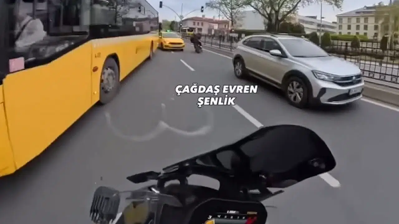 Beşiktaş'ta Polisten Kaçan Motosikletli Şüpheli Kıskıvrak Yakalandı