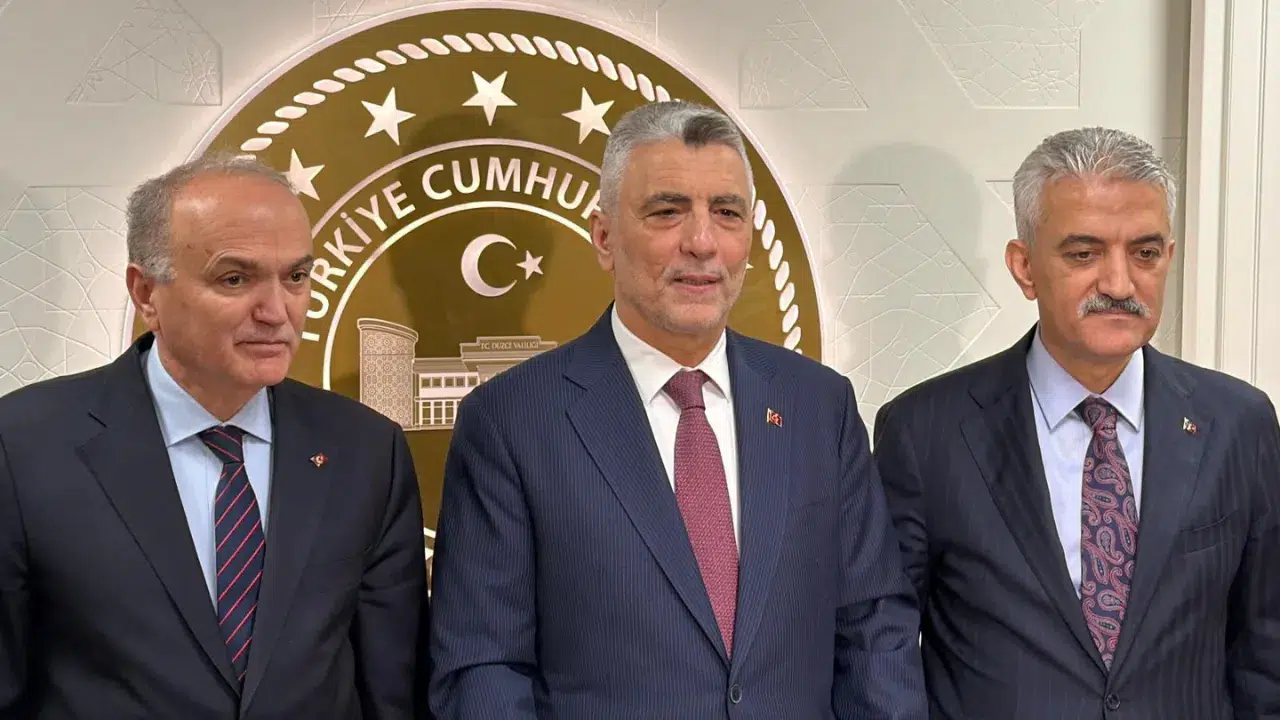 Bakan Bolat Düzce'de: Esnafa 100 milyon lira finans desteği!