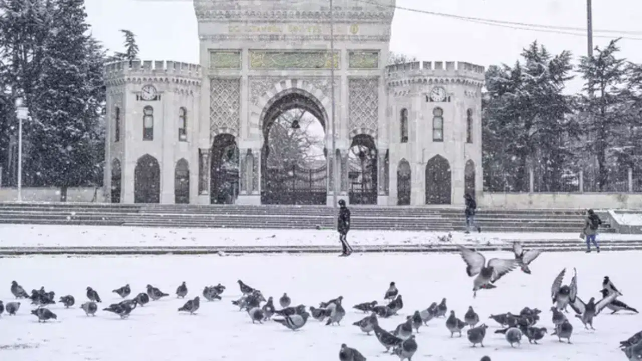 Bugün İstanbul’da üniversiteler tatil mi? İşte kar tatili hakkında en son gelişmeler!