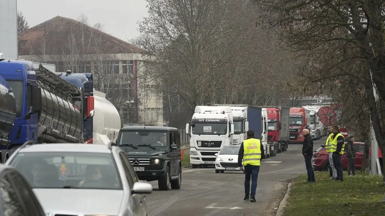 Tır şoförleri AB'nin yeni geçiş sistemini protesto etti