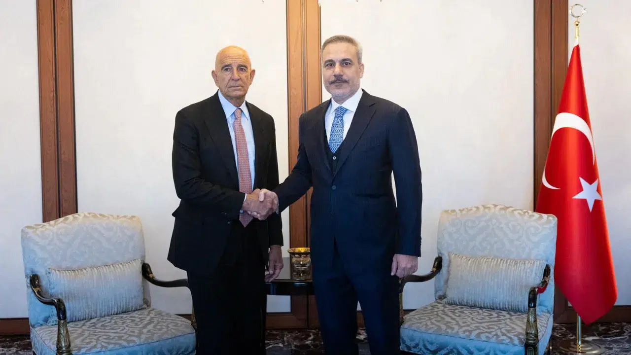 Bakan Fidan, ABD Suriye Temsilcisi Barrack ile bir araya geldi