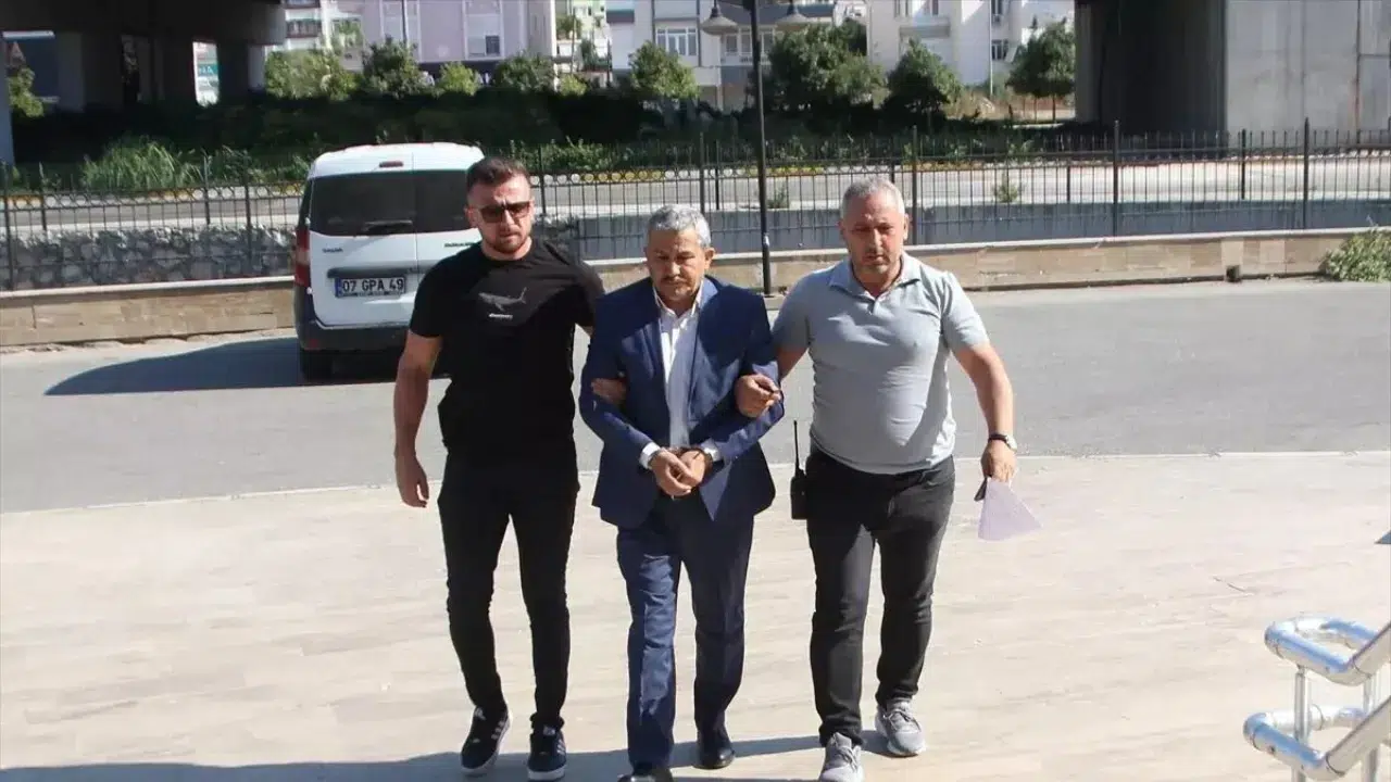 Serik'te eski belediye başkan yardımcısına müebbet hapis cezası: Meclis üyesi Tuncer'i öldürmüştü!