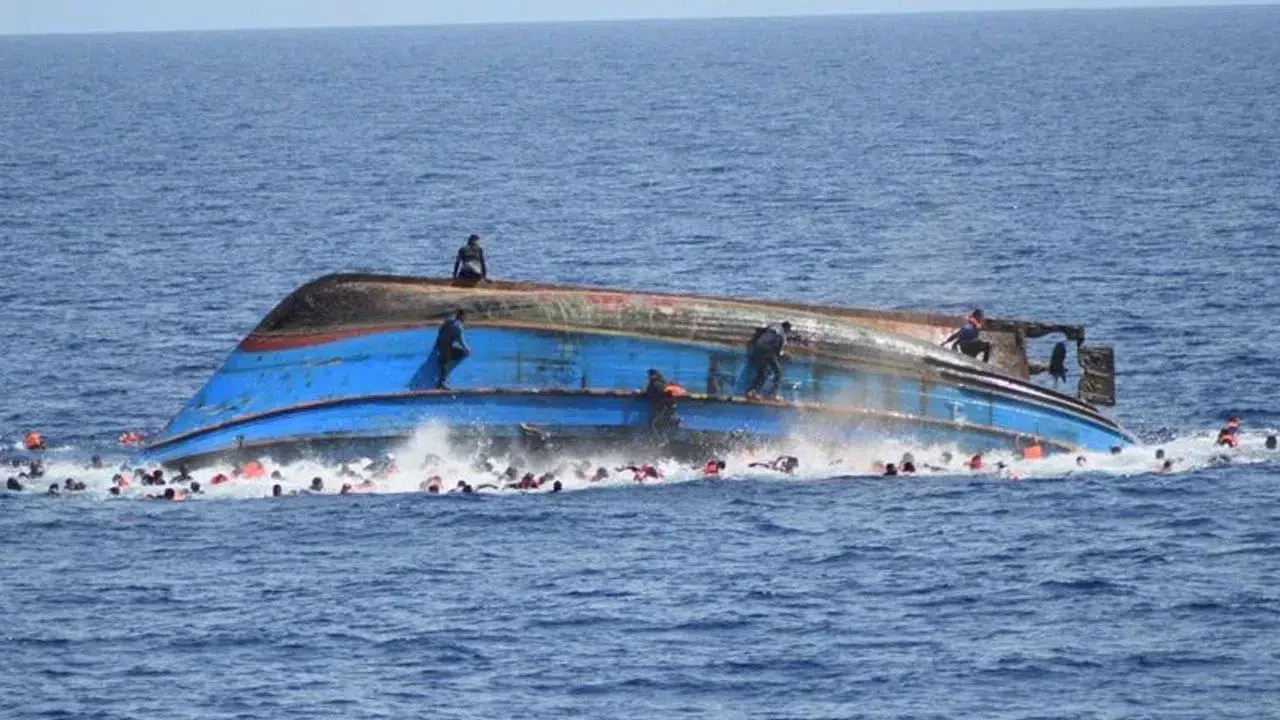 Akdeniz'de göçmen teknesi battı: 50 düzensiz göçmen yaşamını yitirdi