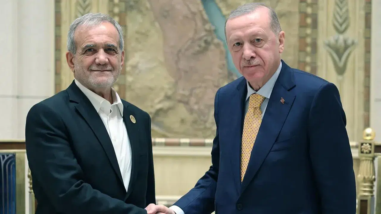 Cumhurbaşkanı Erdoğan, İran Cumhurbaşkanı Pezeşkiyan ile görüştü